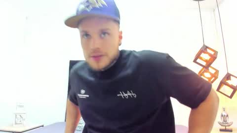 Adrein Roche online show from 11-15-25, 11:54