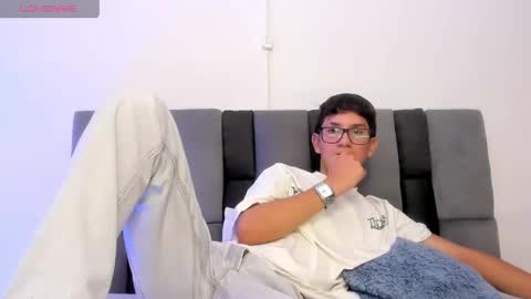 adrien_silex online show from 04-15-26, 05:09