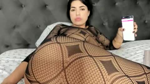 Snapshot of aeenna chatting on 10-26-25, 10:15 aeenna online show from 10-26-25, 10:15