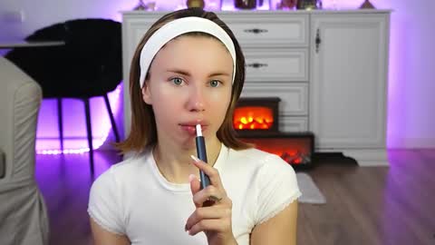 Aelia online show from 10-18-25, 04:15