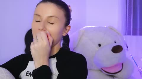 Snapshot of aelia_anara chatting on 02-25-26, 06:17 Aelia online show from 02-25-26, 06:17