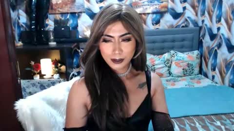 Snapshot of affairtoyourgoddesskhendra chatting on 10-15-25, 08:42 Dominant Goddess Contessa online show from 10-15-25, 08:42