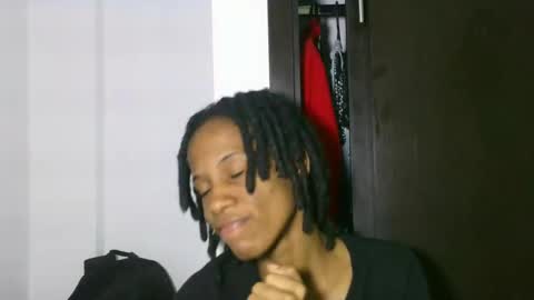 Snapshot of africadeluxe chatting on 02-14-25, 06:34 Africa online show from 02-14-25, 06:34