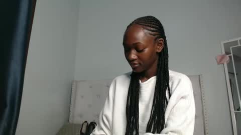 Snapshot of africanpetitequeen chatting on 10-28-25, 09:35 CIARA online show from 10-28-25, 09:35