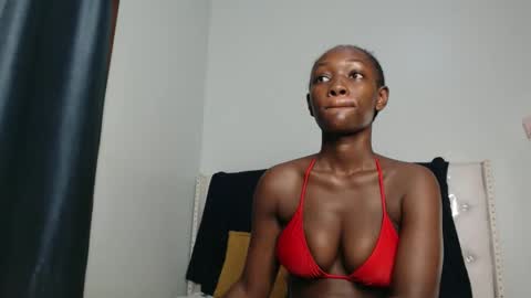 Snapshot of africanpetitequeen chatting on 11-11-25, 09:53 CIARA online show from 11-11-25, 09:53