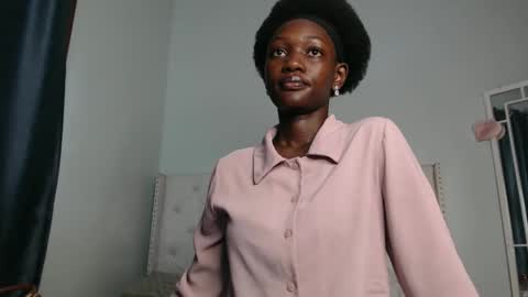 Snapshot of africanpetitequeen chatting on 11-17-25, 10:43 CIARA online show from 11-17-25, 10:43