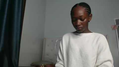 Snapshot of africanpetitequeen chatting on 11-20-25, 10:37 CIARA online show from 11-20-25, 10:37