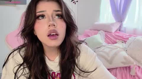 Snapshot of ag4ta_ chatting on 02-04-25, 09:31 Agata online show from 02-04-25, 09:31