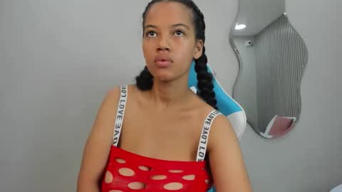 Snapshot of agata18_ chatting on 10-25-25, 01:40 A G A T A  online show from 10-25-25, 01:40