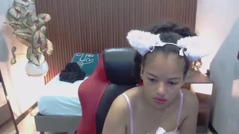 Snapshot of agata18_ chatting on 10-31-25, 12:50 A G A T A online show from 10-31-25, 12:50