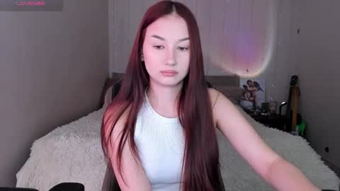 Snapshot of agata_cherry chatting on 09-29-25, 03:33 Eva online show from 09-29-25, 03:33