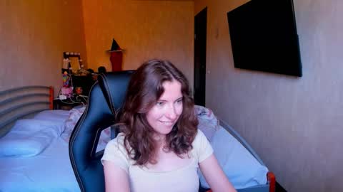 agata_in_wonderland online show from 10-09-25, 07:50