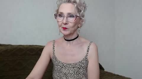 Agatha online show from 02-11-25, 01:09