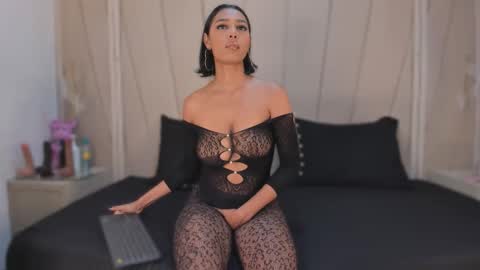 Agatha Steel online show from 10-31-25, 07:37