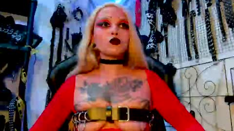 Snapshot of agathamoonn chatting on 02-19-25, 08:52 Agatha Fox online show from 02-19-25, 08:52