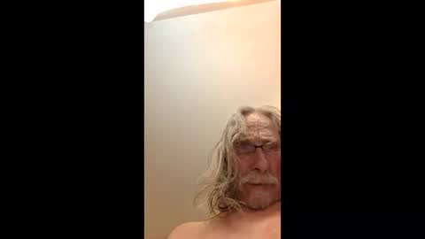 agedhardwood59618233 online show from 02-18-26, 09:16