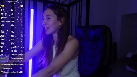 Agelina Lilly Laura online show from 01-01-25, 10:46