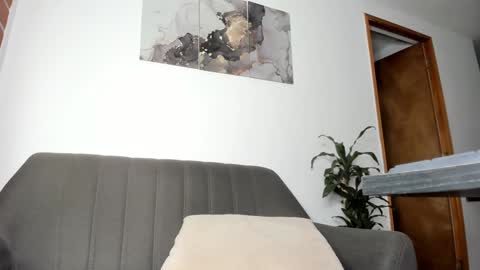 Snapshot of agelinaferrara chatting on 01-16-25, 04:07 Sara Mesa online show from 01-16-25, 04:07