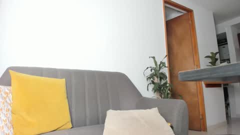 Snapshot of agelinaferrara chatting on 10-25-25, 04:42 Sara Mesa online show from 10-25-25, 04:42