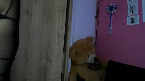 Snapshot of agnes_21 chatting on 10-17-25, 02:41 ines online show from 10-17-25, 02:41