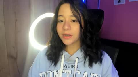 Snapshot of agnes_21 chatting on 11-15-25, 01:51 ines online show from 11-15-25, 01:51