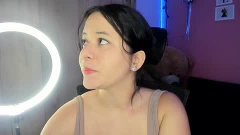 Snapshot of agnes_21 chatting on 11-16-25, 02:00 ines online show from 11-16-25, 02:00