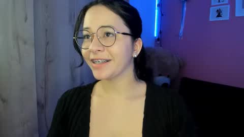 Snapshot of agnes_21 chatting on 11-18-25, 03:27 ines online show from 11-18-25, 03:27