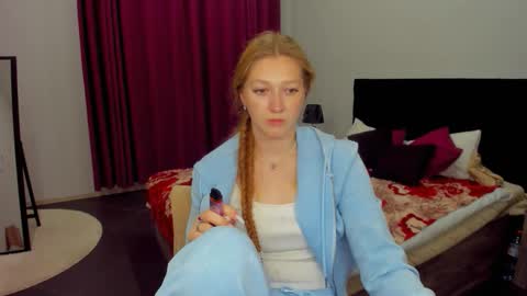 Snapshot of agnesarden chatting on 10-18-25, 08:20 AgnesArden online show from 10-18-25, 08:20