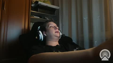 Snapshot of agnesmax chatting on 12-25-24, 02:46 Agn online show from 12-25-24, 02:46