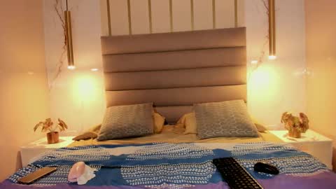 agnesrocuzzo online show from 10-21-25, 11:33