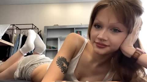 Lola online show from 10-04-25, 12:47