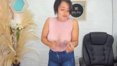 Snapshot of ahisha09 chatting on 01-24-25, 02:19 Ahisha online show from 01-24-25, 02:19