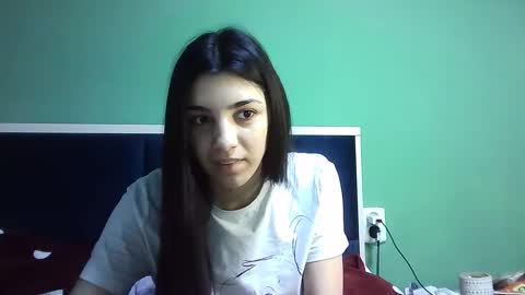 Snapshot of ahotkitty18 chatting on 12-28-24, 07:55 Selena online show from 12-28-24, 07:55