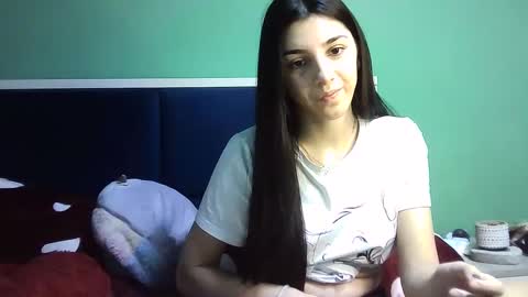 Snapshot of ahotkitty18 chatting on 12-28-24, 10:58 Selena online show from 12-28-24, 10:58