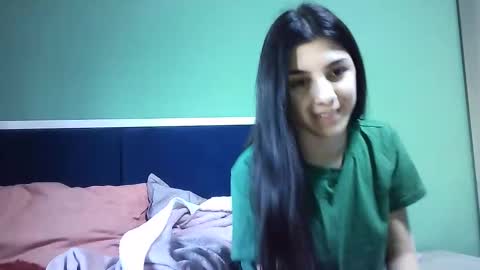 Snapshot of ahotkitty18 chatting on 01-02-25, 09:43 Selena online show from 01-02-25, 09:43