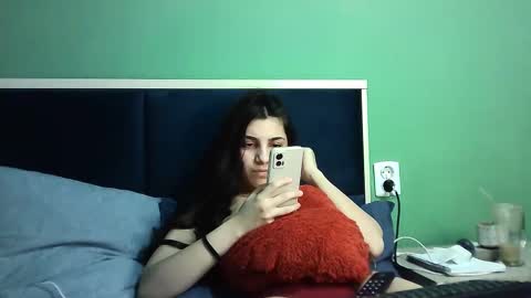 Snapshot of ahotkitty18 chatting on 01-10-25, 06:49 Selena online show from 01-10-25, 06:49