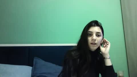 Snapshot of ahotkitty18 chatting on 01-11-25, 10:40 Selena online show from 01-11-25, 10:40