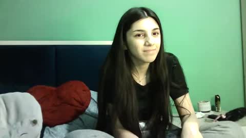 Snapshot of ahotkitty18 chatting on 01-17-25, 04:15 Selena online show from 01-17-25, 04:15