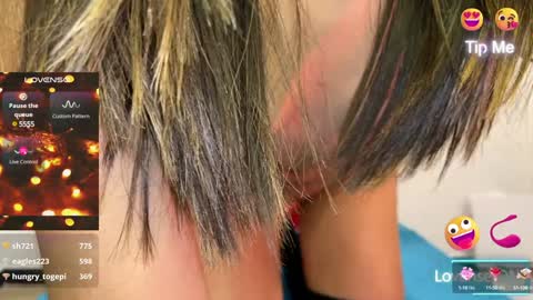 AHSLEY online show from 12-23-24, 11:14