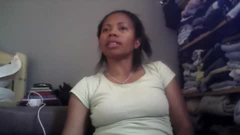 Snapshot of aicha_boobs chatting on 10-13-25, 03:50 Aicha boobs online show from 10-13-25, 03:50