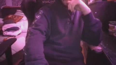 Snapshot of aiden_ball07 chatting on 10-05-25, 06:17 aiden_ball07 online show from 10-05-25, 06:17