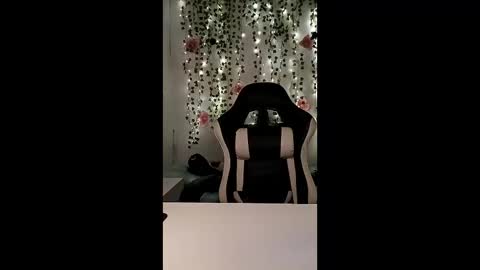 Snapshot of aiden_dwayne chatting on 02-03-26, 09:42 Aiden online show from 02-03-26, 09:42