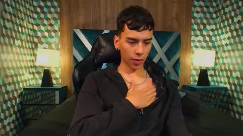 aiden_royce online show from 11-06-25, 05:52