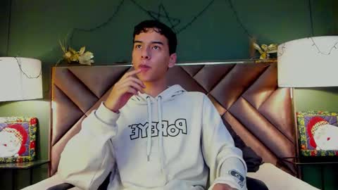 Snapshot of aiden_royce chatting on 12-05-25, 06:22 aiden_royce online show from 12-05-25, 06:22