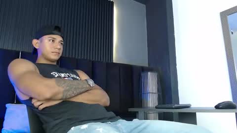 Aiden online show from 09-21-25, 01:13