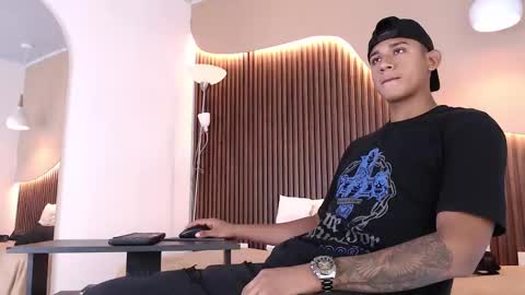 Aiden online show from 09-22-25, 01:24