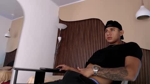 Aiden online show from 09-24-25, 01:36