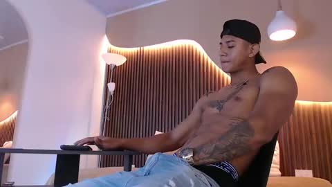 Aiden online show from 09-28-25, 01:16
