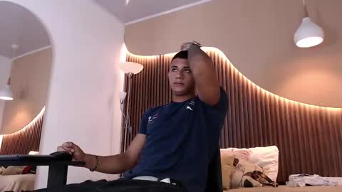 Aiden online show from 10-10-25, 02:16