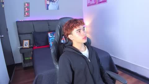 Aiden  online show from 01-06-26, 01:48